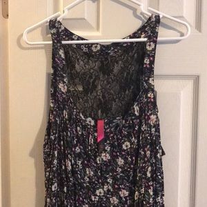 Dress with lace back and trim and POCKETS